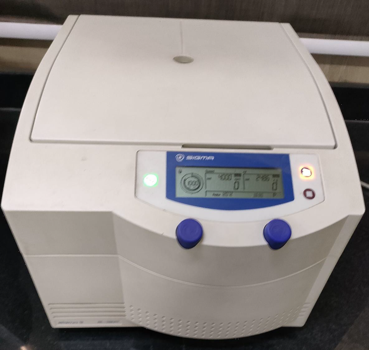 High-speed cooling centrifuge